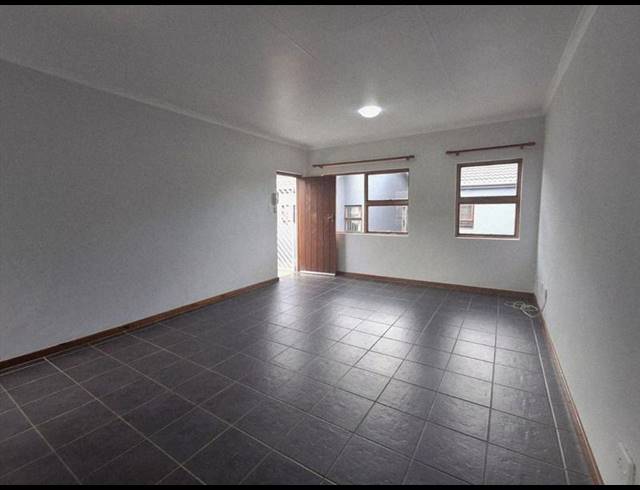 2 BEDROOM TOWNHOUSE FOR SALE IN GLEN MARAIS